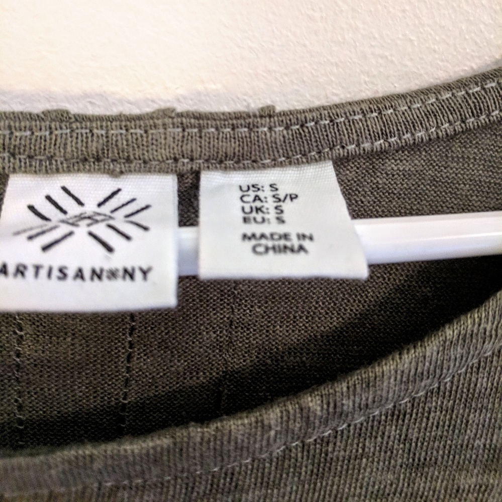 Artisan NY ⭐ Olive Hi-Low Linen Top SMALL - Picture 3 of 6